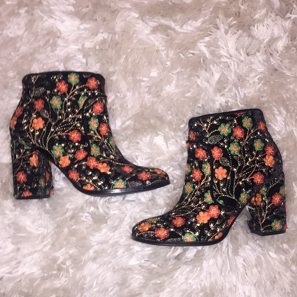 BRAND NEW embroidered velvet bootie